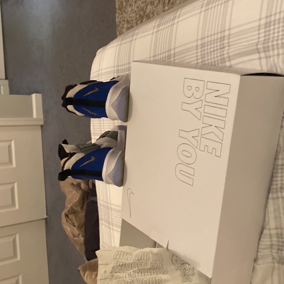 Custom lebron shoes - Picture 5 of 6